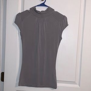 Cute grey top! Good for date nights or going out!